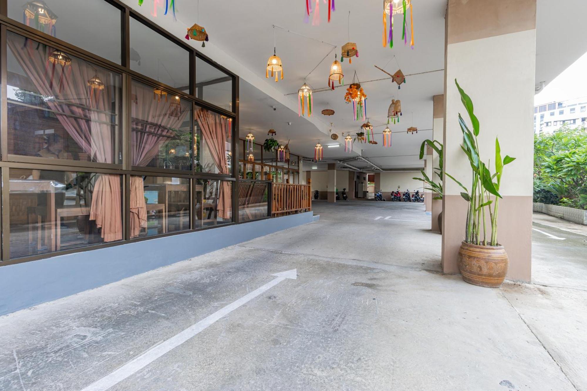 Budget Stars Hotel Chiang Mai Exterior foto