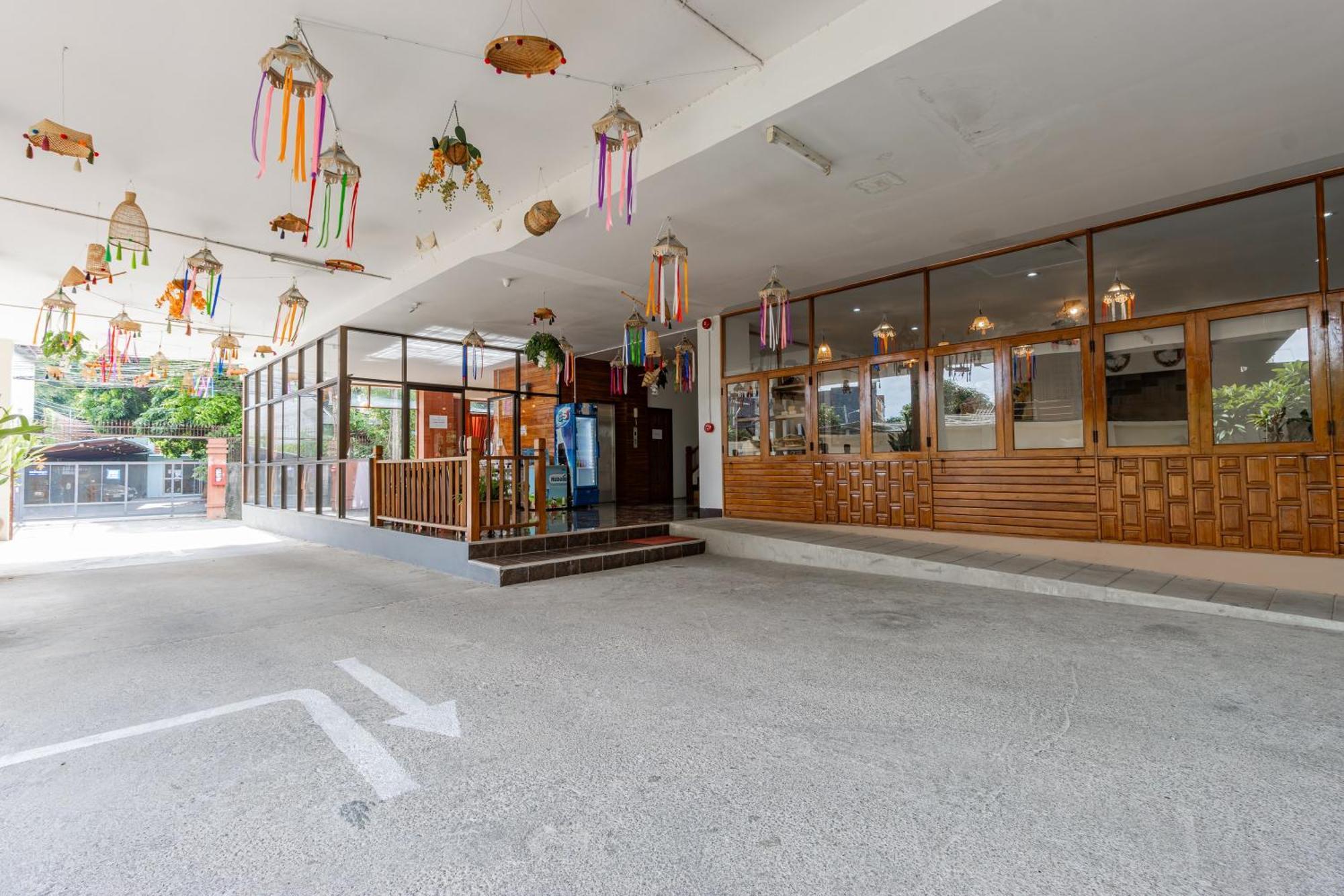 Budget Stars Hotel Chiang Mai Exterior foto