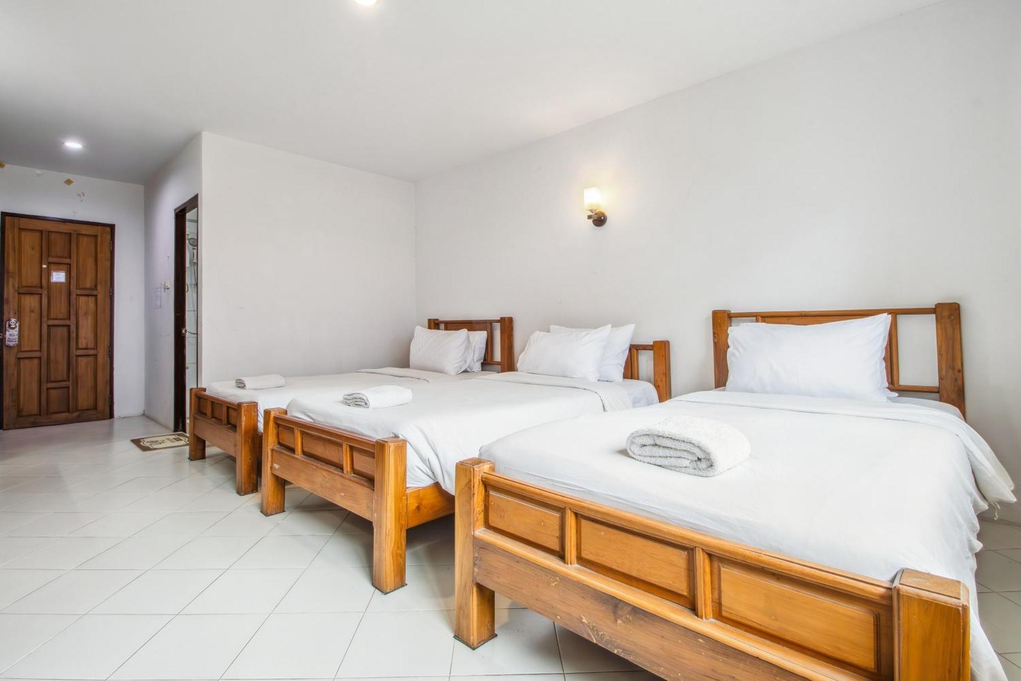 Budget Stars Hotel Chiang Mai Exterior foto
